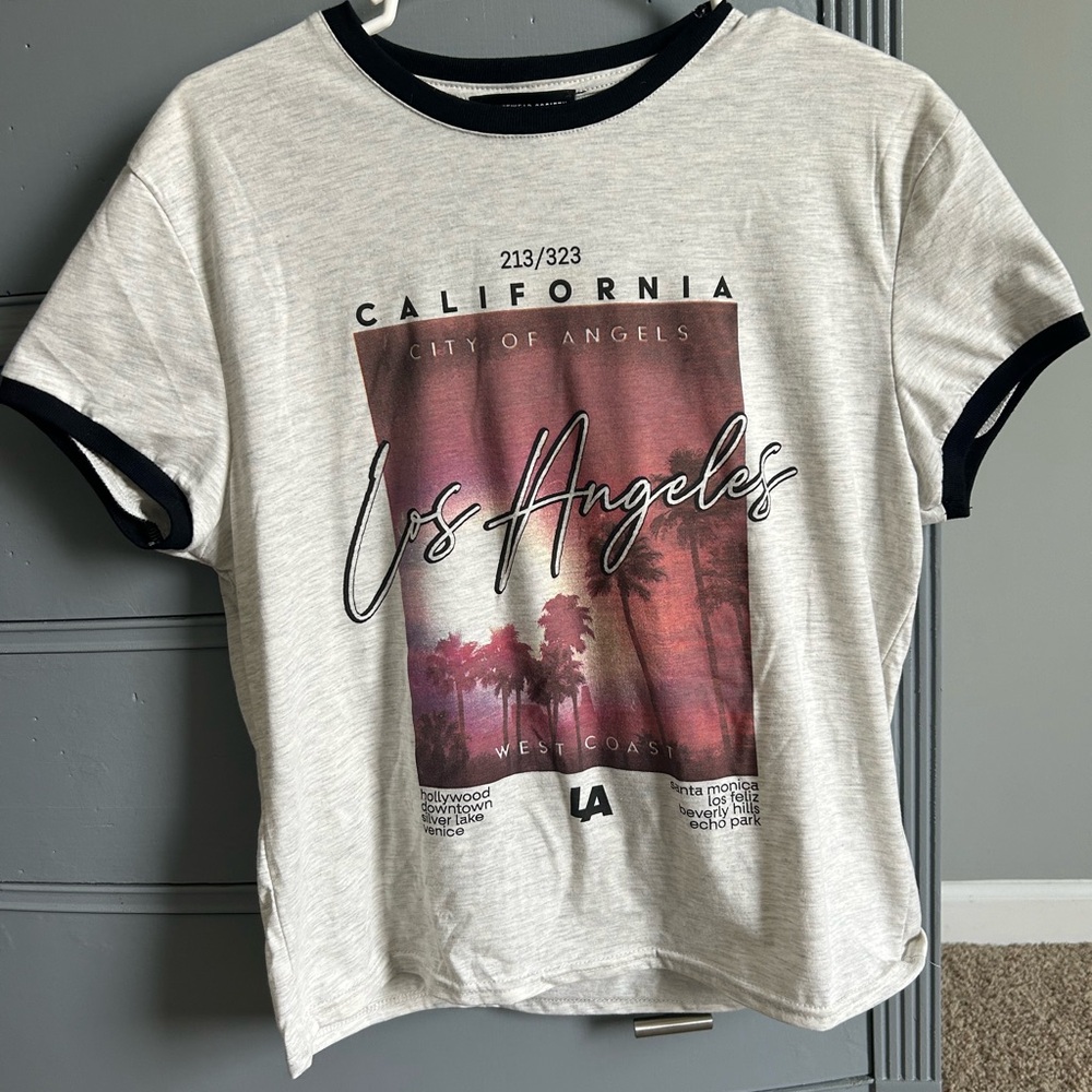 Streetwear Society Cream and Black Graphic Tee Short Sleeve